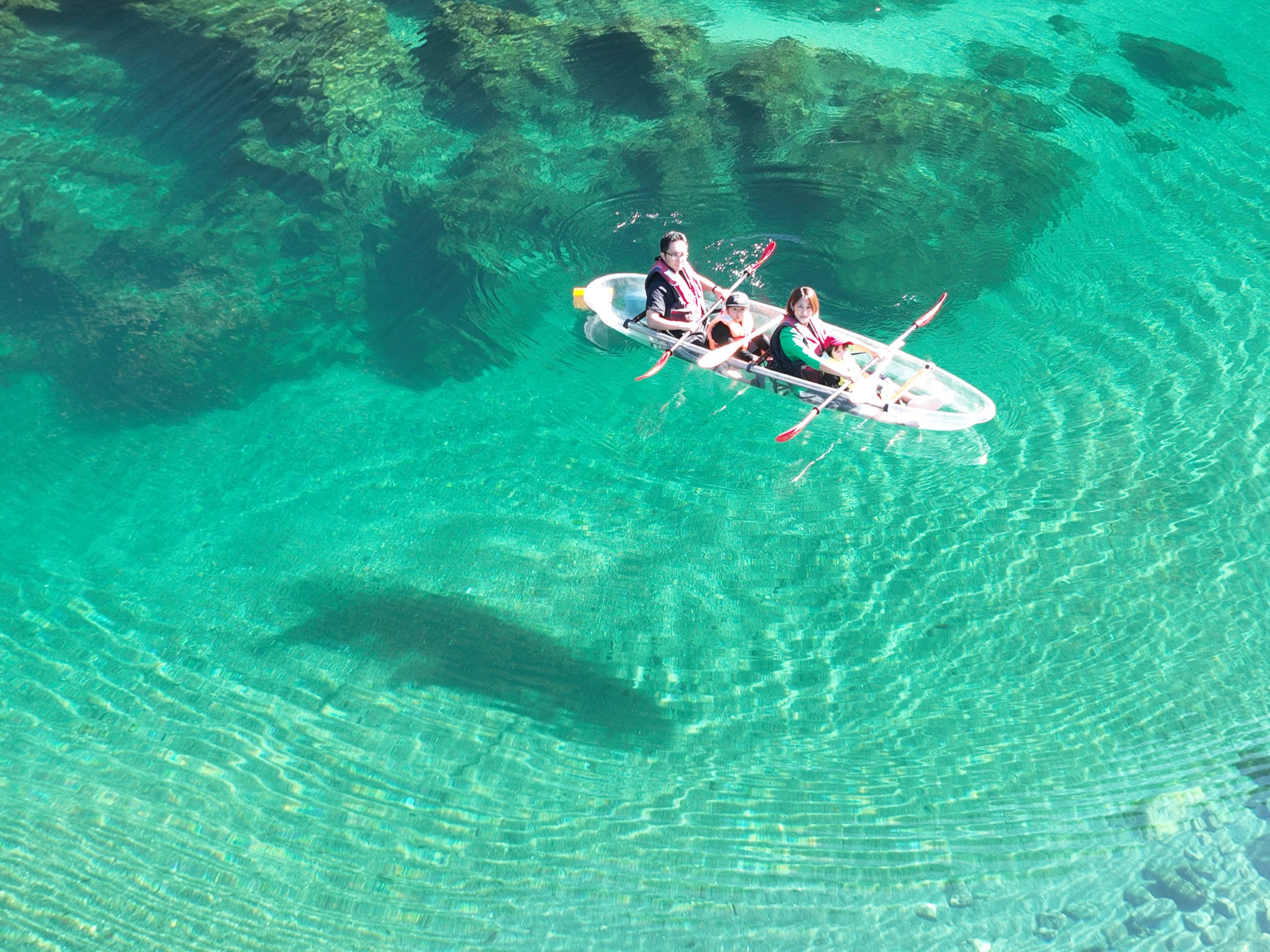 高知・仁淀川】クリアカヤック｜仁淀ブルーで宙船体験｜初心者OK