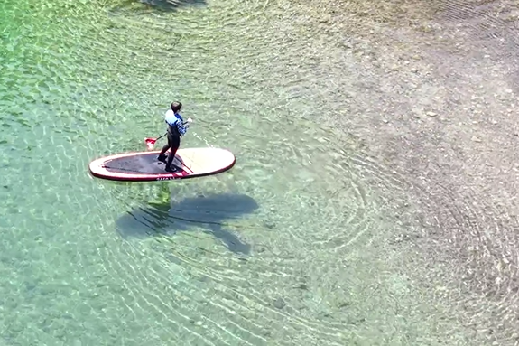 SUP宙船写真。お天気が船が宙を浮いているような光景が見られます。